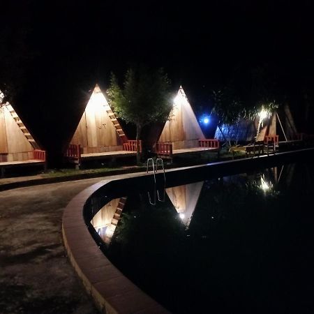 Nongkhiaw Campingsite Swimming Pool Hotel Ban Phathok Esterno foto